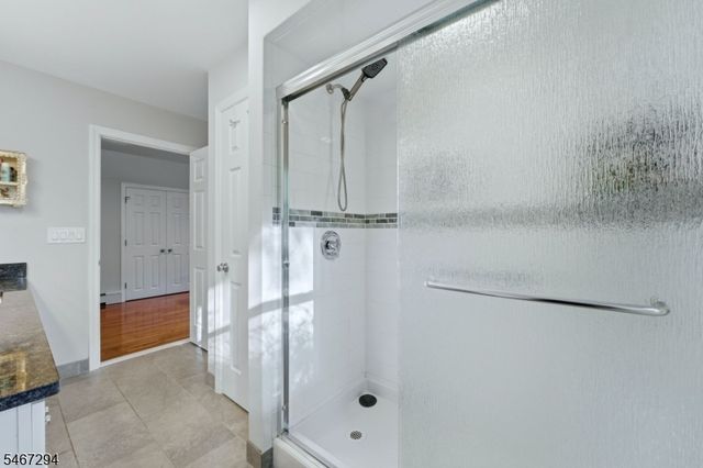 14 Whitaker Pl, West Caldwell Twp., NJ 07006