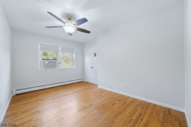 14 Whitaker Pl, West Caldwell Twp., NJ 07006