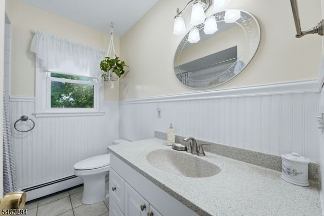 14 Whitaker Pl, West Caldwell Twp., NJ 07006