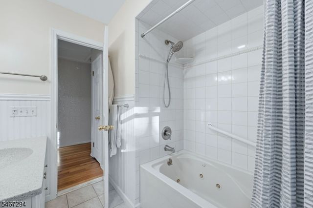 14 Whitaker Pl, West Caldwell Twp., NJ 07006