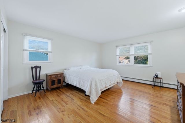14 Whitaker Pl, West Caldwell Twp., NJ 07006