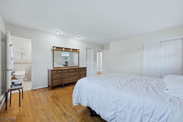 14 Whitaker Pl, West Caldwell Twp., NJ 07006