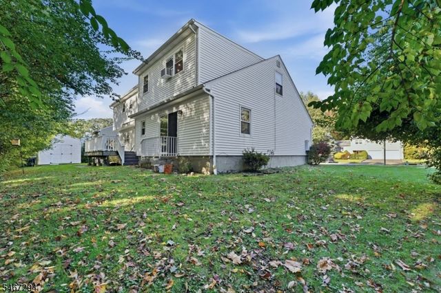 14 Whitaker Pl, West Caldwell Twp., NJ 07006