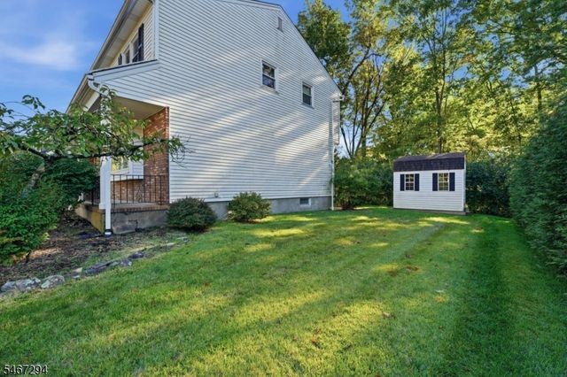 14 Whitaker Pl, West Caldwell Twp., NJ 07006