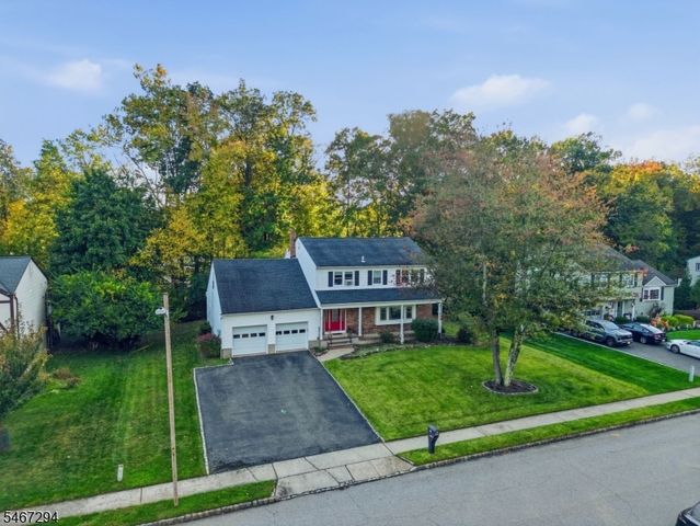 14 Whitaker Pl, West Caldwell Twp., NJ 07006