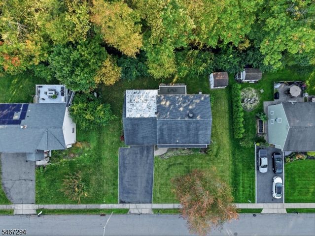 14 Whitaker Pl, West Caldwell Twp., NJ 07006