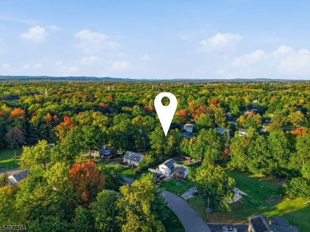 14 Whitaker Pl, West Caldwell Twp., NJ 07006
