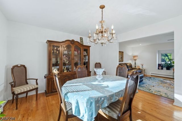 14 Whitaker Pl, West Caldwell Twp., NJ 07006