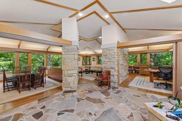 3452 Mayowood Road SW, Rochester, MN 55902