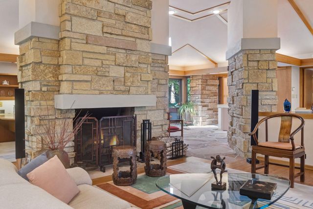 3452 Mayowood Road SW, Rochester, MN 55902