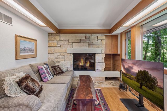 3452 Mayowood Road SW, Rochester, MN 55902