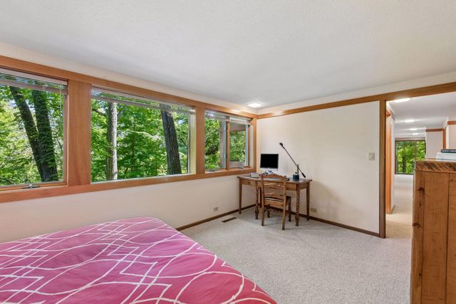 3452 Mayowood Road SW, Rochester, MN 55902