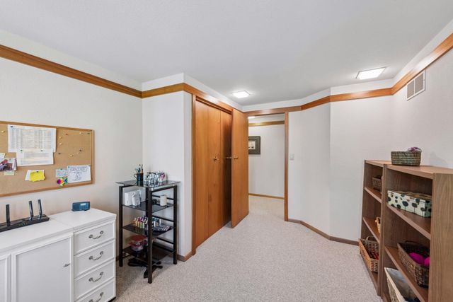 3452 Mayowood Road SW, Rochester, MN 55902