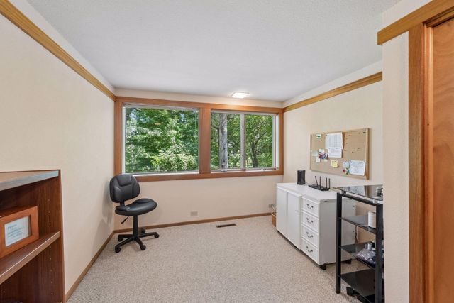 3452 Mayowood Road SW, Rochester, MN 55902