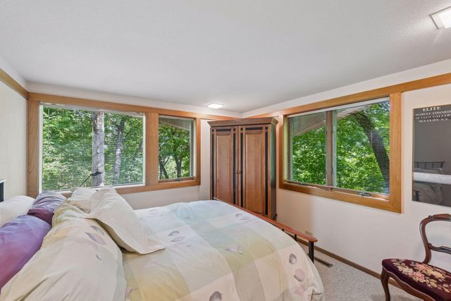 3452 Mayowood Road SW, Rochester, MN 55902
