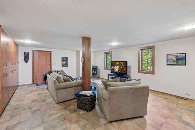 3452 Mayowood Road SW, Rochester, MN 55902