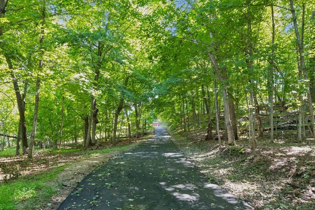 3452 Mayowood Road SW, Rochester, MN 55902