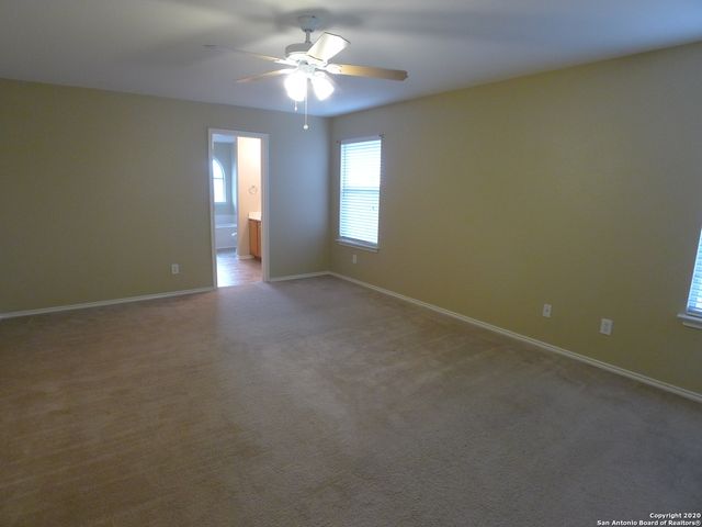 8915 SCARLET CRK, Universal City, TX 78148