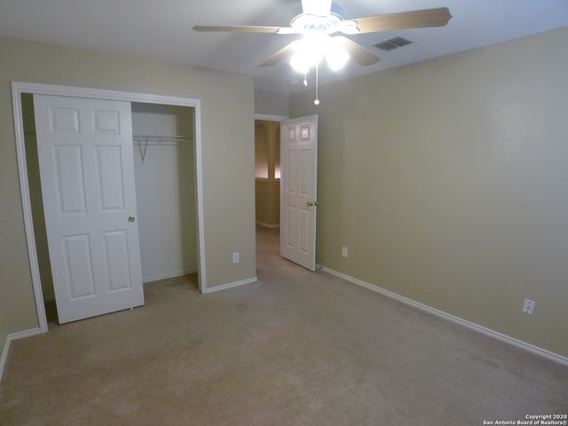 8915 SCARLET CRK, Universal City, TX 78148
