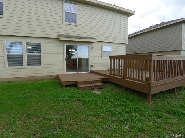 8915 SCARLET CRK, Universal City, TX 78148