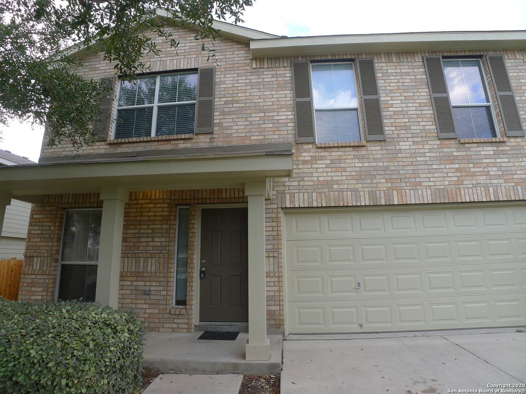 8915 SCARLET CRK, Universal City, TX 78148