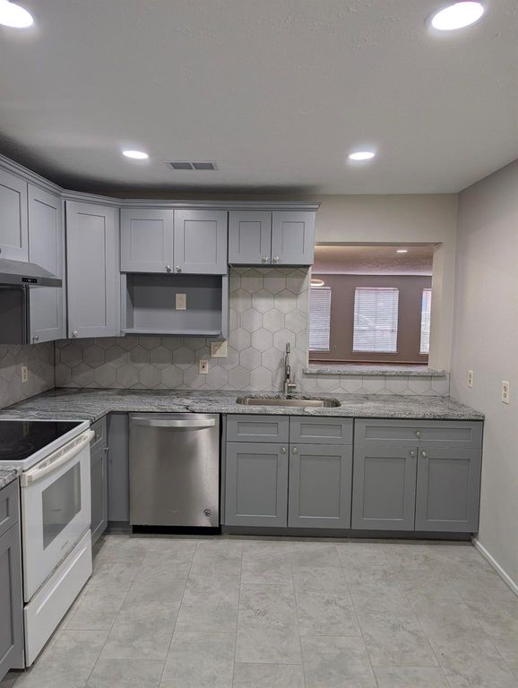 3258 Continental Drive, Missouri City, TX 77459