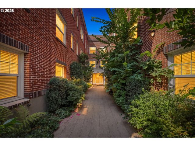 1509 Ne 10TH Ave 202, Portland, OR 97232