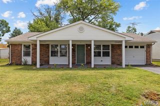 1 Flamingo Drive, St Peters, MO 63376