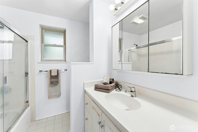 5803 Oberlin Avenue NE, Seattle, WA 98105