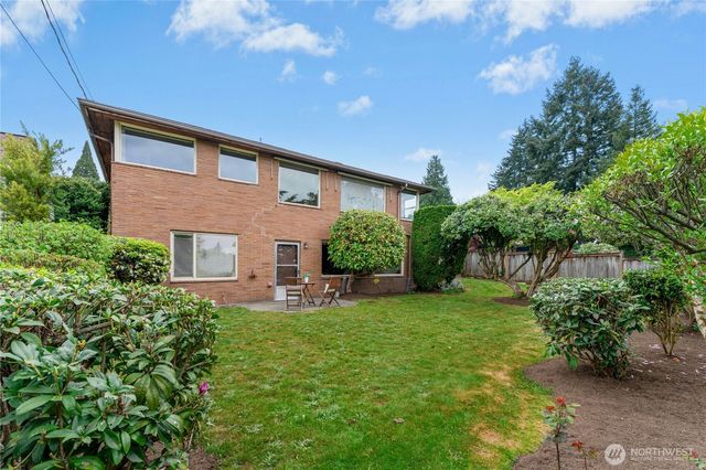 5803 Oberlin Avenue NE, Seattle, WA 98105