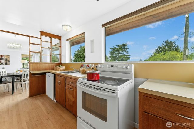 5803 Oberlin Avenue NE, Seattle, WA 98105