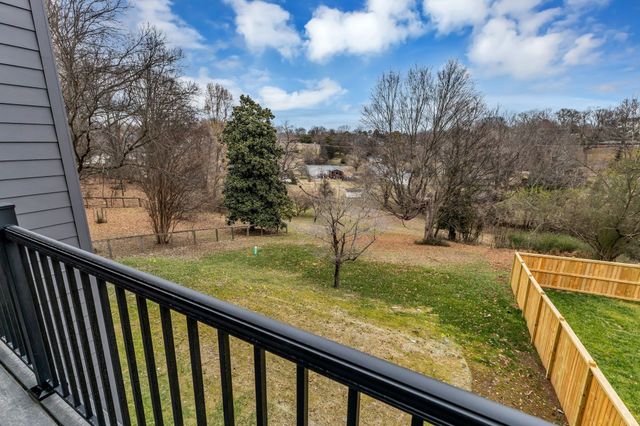 2505 Barclay Dr, Nashville, TN 37206