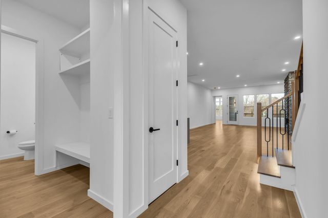 2505 Barclay Dr, Nashville, TN 37206