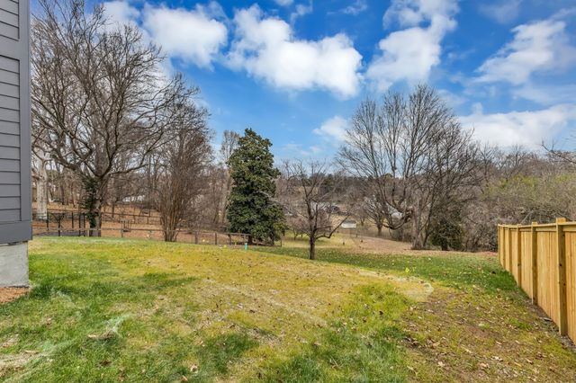 2505 Barclay Dr, Nashville, TN 37206