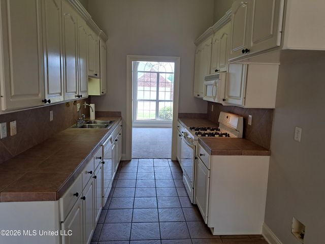 112 River Ridge Court, Pearl, MS 39208
