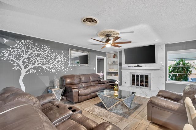 1317 W Redbud Drive, Hurst, TX 76053