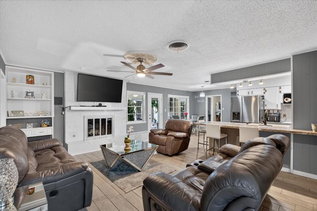 1317 W Redbud Drive, Hurst, TX 76053
