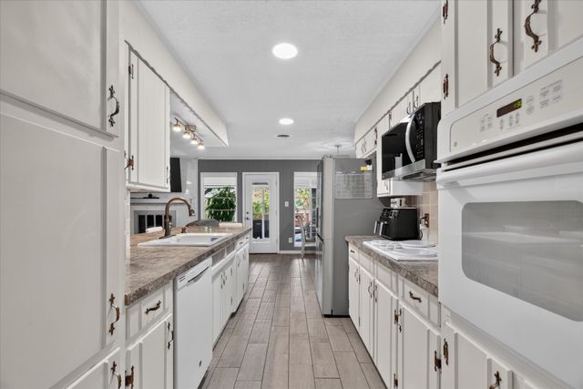1317 W Redbud Drive, Hurst, TX 76053