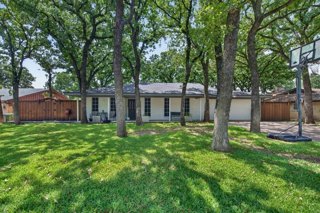 1317 W Redbud Drive, Hurst, TX 76053