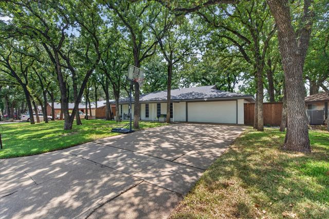 1317 W Redbud Drive, Hurst, TX 76053