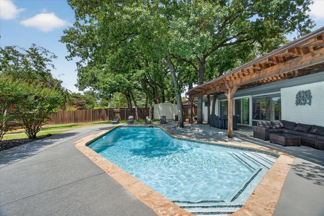 1317 W Redbud Drive, Hurst, TX 76053