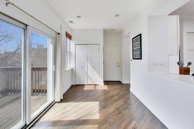 643 W Melrose Street 3, Chicago, IL 60657