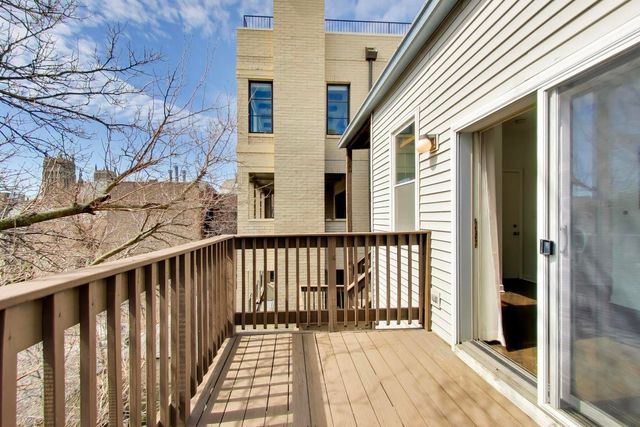 643 W Melrose Street 3, Chicago, IL 60657