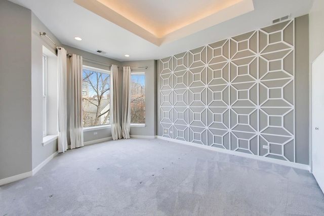 643 W Melrose Street 3, Chicago, IL 60657