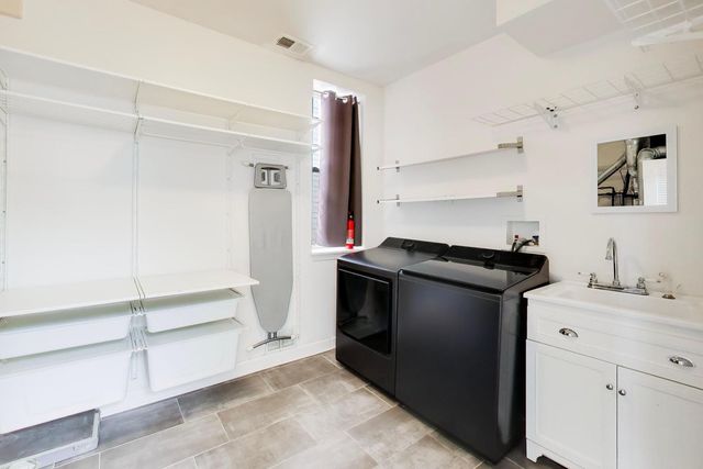 643 W Melrose Street 3, Chicago, IL 60657