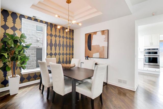 643 W Melrose Street 3, Chicago, IL 60657