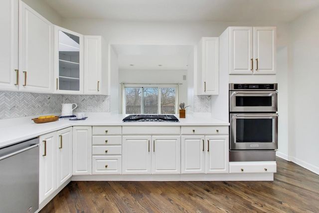 643 W Melrose Street 3, Chicago, IL 60657