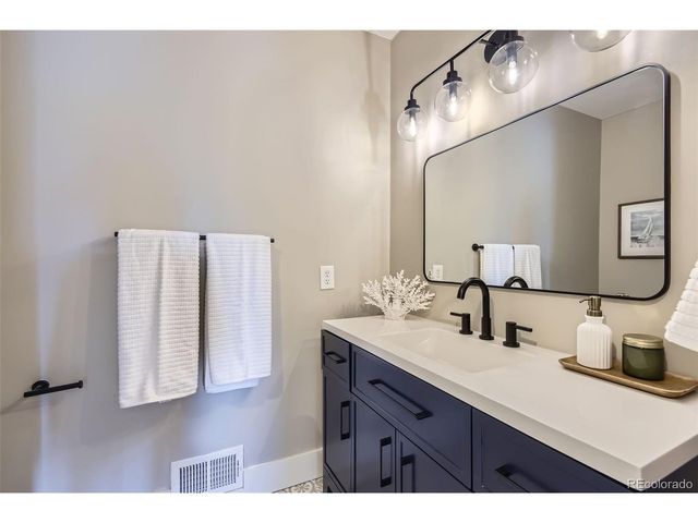 3576 S Holly St, Denver, CO 80237