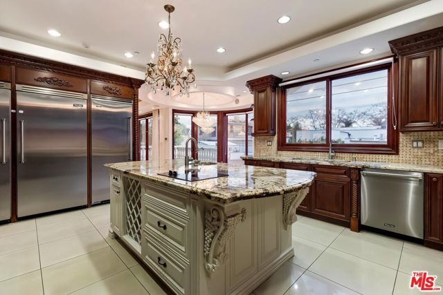 332 S Almont Drive, Beverly Hills, CA 90211