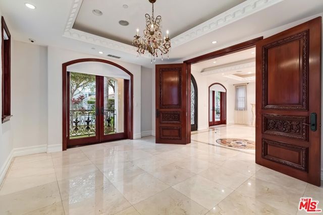 332 S Almont Drive, Beverly Hills, CA 90211